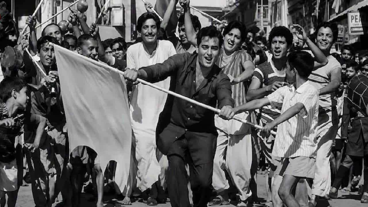 मुंबईत चित्रपटांच्या शूटिंगची चाहत्यांमध्ये नेहमीच उत्सुकता असायची. मात्र, 63 वर्षांपूर्वी एका गाण्याच्या शूटिंगदरम्यान चाहत्यांची गर्दी इतकी वाढली होती की मुंबईच्या रस्त्यांवर तब्बल सहा तास वाहतूक ठप्प झाली होती.