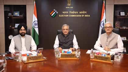 अखेर ठरलं... निवडणूक आयुक्तांचा मोठा निर्णय; वादानंतर पहिल्यांदाच....
