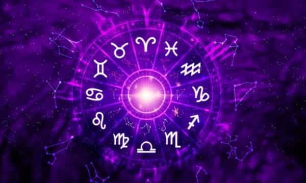 Horoscope for week 2026 : मेष: हा आठवडा मेष राशीच्या जातकांसाठी संमिश्र परिणाम देणारा ठरू शकतो. वैयक्तिक आणि व्यावसायिक आयुष्यात संयम ठेवून निर्णय घेणे गरजेचे आहे. स्पर्धा परीक्षेची तयारी करणाऱ्यांनी अभ्यासातील सातत्य आणि एकाग्रता कायम ठेवावी. आठवड्याच्या उत्तरार्धात काही चिंता दूर होऊन दिलासा मिळण्याची शक्यता आहे.