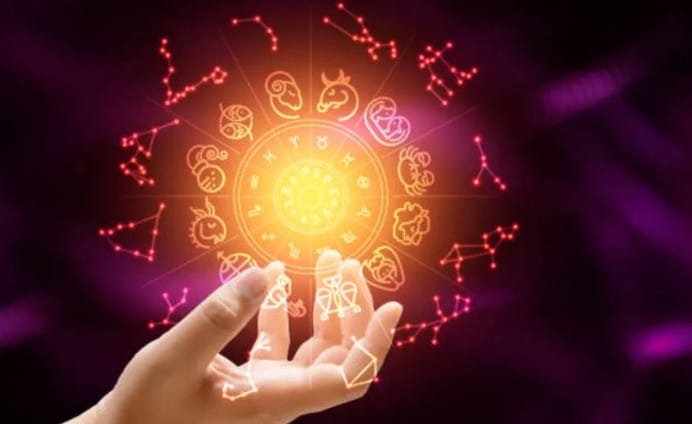 वृषभ: वृषभ राशीसाठी हा आठवडा सकारात्मक आणि लाभदायक ठरण्याची शक्यता आहे. पितृपक्षात शुभ बातमी मिळू शकते तसेच घरात धार्मिक किंवा श्राद्धविधी पार पडतील. सासरच्या मंडळींसोबत सुरू असलेले मतभेद कमी होऊन संबंध सुधारण्याची शक्यता आहे. करिअरची नवी सुरुवात करणाऱ्यांना चांगल्या संधी आणि मान-सन्मान मिळू शकतो.