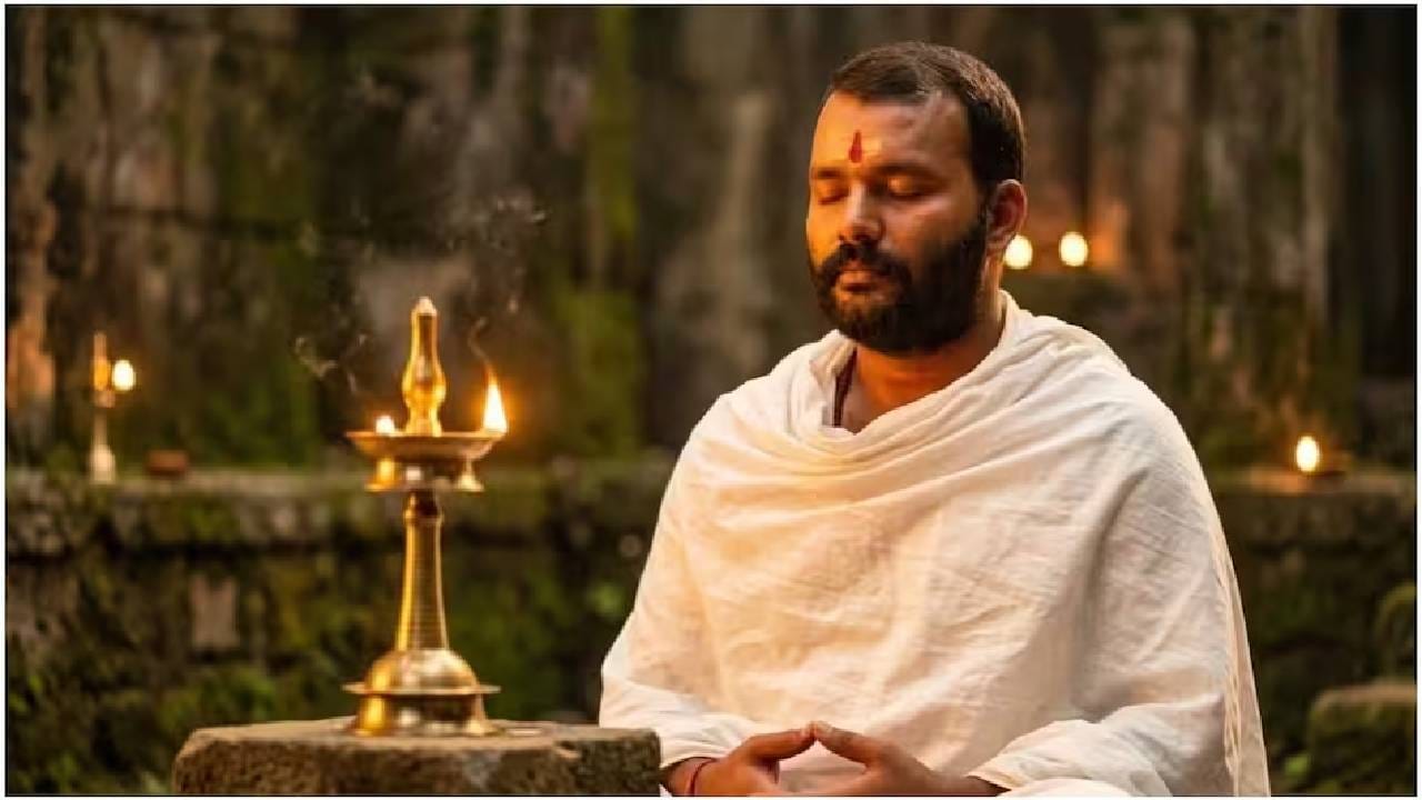 अगदी ३ वर्षांपूर्वी असाच एक चित्रपट आला होती ज्यात ना कोणता मोठा स्टार होता आणि ना चित्रपटाशी कोणता मोठा दिग्दर्शक किंवा निर्माता जोडलेला होता. या चित्रपटाच्या रिलीजवर खूप गोंधळही झाला होता, पण या मूव्हीचे जोरदार प्रमोशन झाले नव्हते. सन २०२३ मध्ये हा चित्रपट शांतपणे आला आणि निर्मात्यांना मालामाल करून गेला.