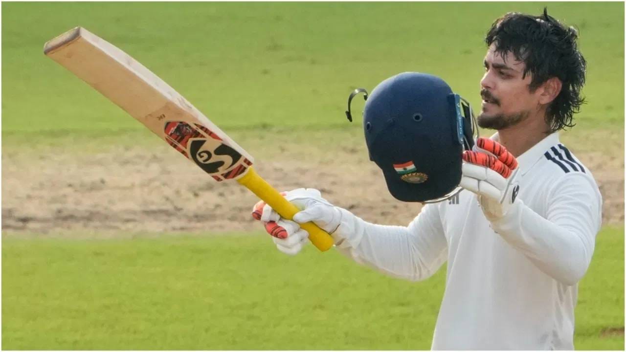 इशान किशन विकेटकीपर म्हणून दुलीप ट्रॉफीच्या अंतिम फेरीत सर्वाधिक धावा करणारा फलंदाज ठरला. तसेच ईस्ट झोन दुलीप ट्रॉफीच्या अंतिम फेरीत 700हून अधिक धावा करणारा पहिला संघ ठरला आहे. (PC-PTI)