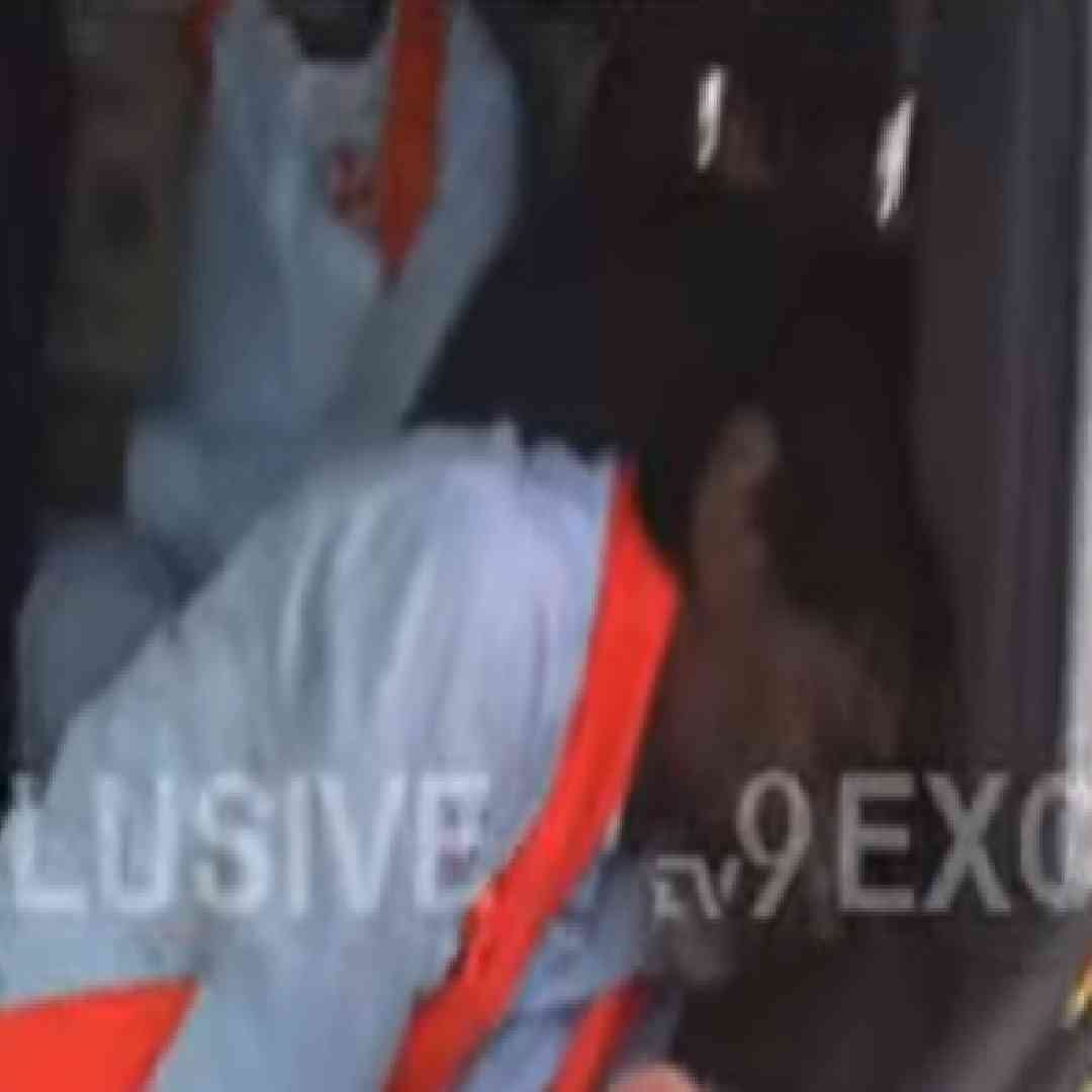त्यांच्या लेकरासाठी मी मरायला तयार असताना ते मला आशिर्वाद द्यायला आलेत. मी मेलो तर देवेंद्र फडणवीस जबाबदार असतील. काही केल्याशिवाय मी थांबणार नाही असं मनोज जरांगे पाटील यांनी सांगितलं.