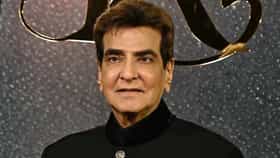 Jeetendra : गिरगावच्या चाळीत 100 कुटुंबीयांसोबत राहिलो अन् आता टॉवरमध्ये..; जितेंद्र यांनी बोलून दाखवली मोठी खंत
