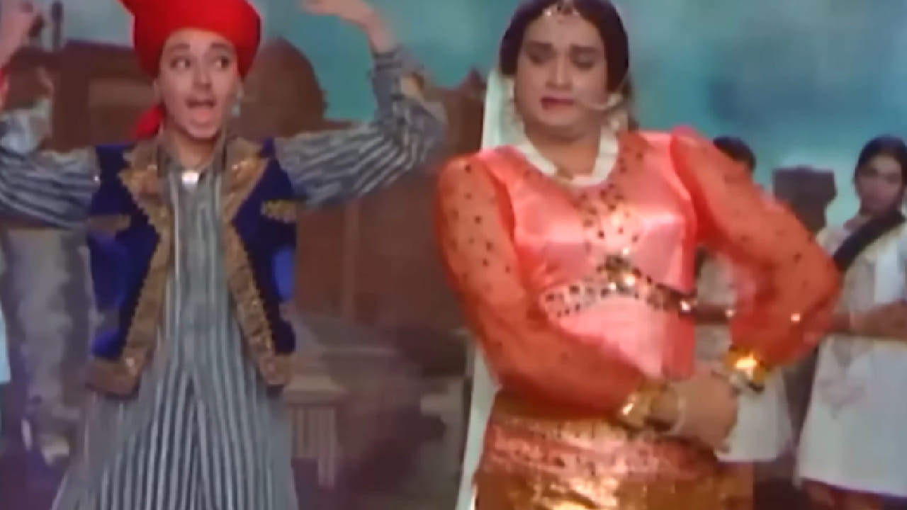 आशा भोसले यांच्या आवाजातील अनेक सदाबहार गाणी आजही श्रोत्यांच्या प्लेलिस्टमध्ये आवर्जून ऐकायला मिळतात. त्यापैकीच एक म्हणजे ‘कजरा मोहब्बत वाला, अखियों में ऐसा डाला’.