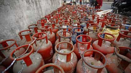 सिलिंडर बुकिंगच्या नियमात मोठा बदल! गॅस रिफिलिंग आता इतक्या दिवसात....