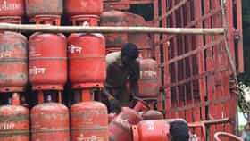 LPG Cylinder New Rules: ..तर 1 ऑक्टोबरपासून सिलिंडर मिळणारच नाही, 5 नियमात मोठा बदल, जाणून घ्या अन्यथा मोठी अडचण