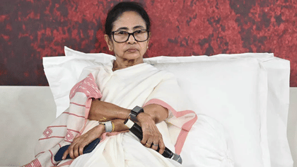 निवडणूक आयोगाने TMC चं चिन्ह गोठवताच, ममता बॅनर्जींचा मोठा निर्णय थेट.