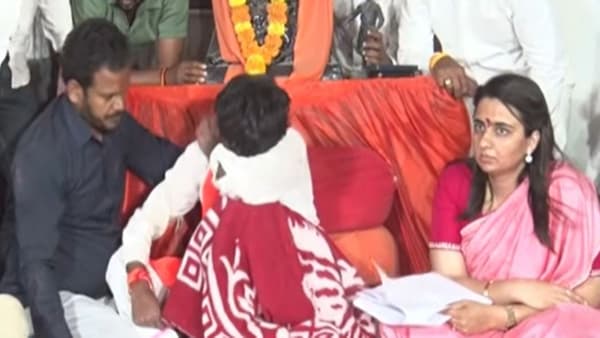 आमच्या आंतरवालीत रक्ताचा चिखल केला होता... जरांगे पाटील भावुक, आंदोलनस्थळी नेमकं काय घडलं?