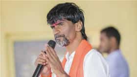 मनोज जरांगे पाटील यांना थेट मोठा झटका, आर्थिक व्यवहाराची होणार चाैकशी, जवळच्या सहकाऱ्यांची..