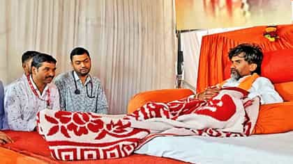 मनोज जरांगे यांच्या प्रकृती खालावली, रात्री अडीच वाजता कुणाचा फोन आला?.