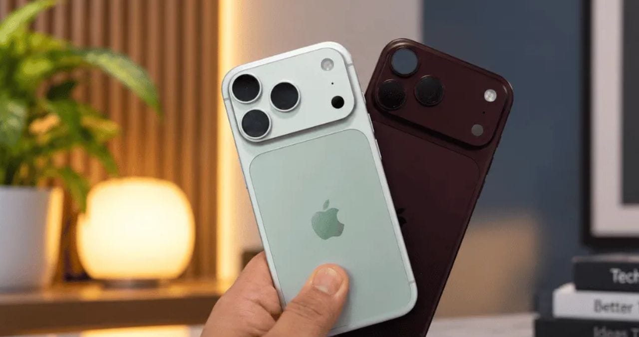 काही दिवसांपूर्वी लाँच झालेला Iphone 18 pro ची किंमत अडीच लाखांपर्यंत आहे. या महिन्यात अनेक महागडे स्मार्टफोन्स लाँच झाले आहेत. आता Samsung Galaxy S26 सीरीजचा फोन देखील लाँच झाला आहे. 