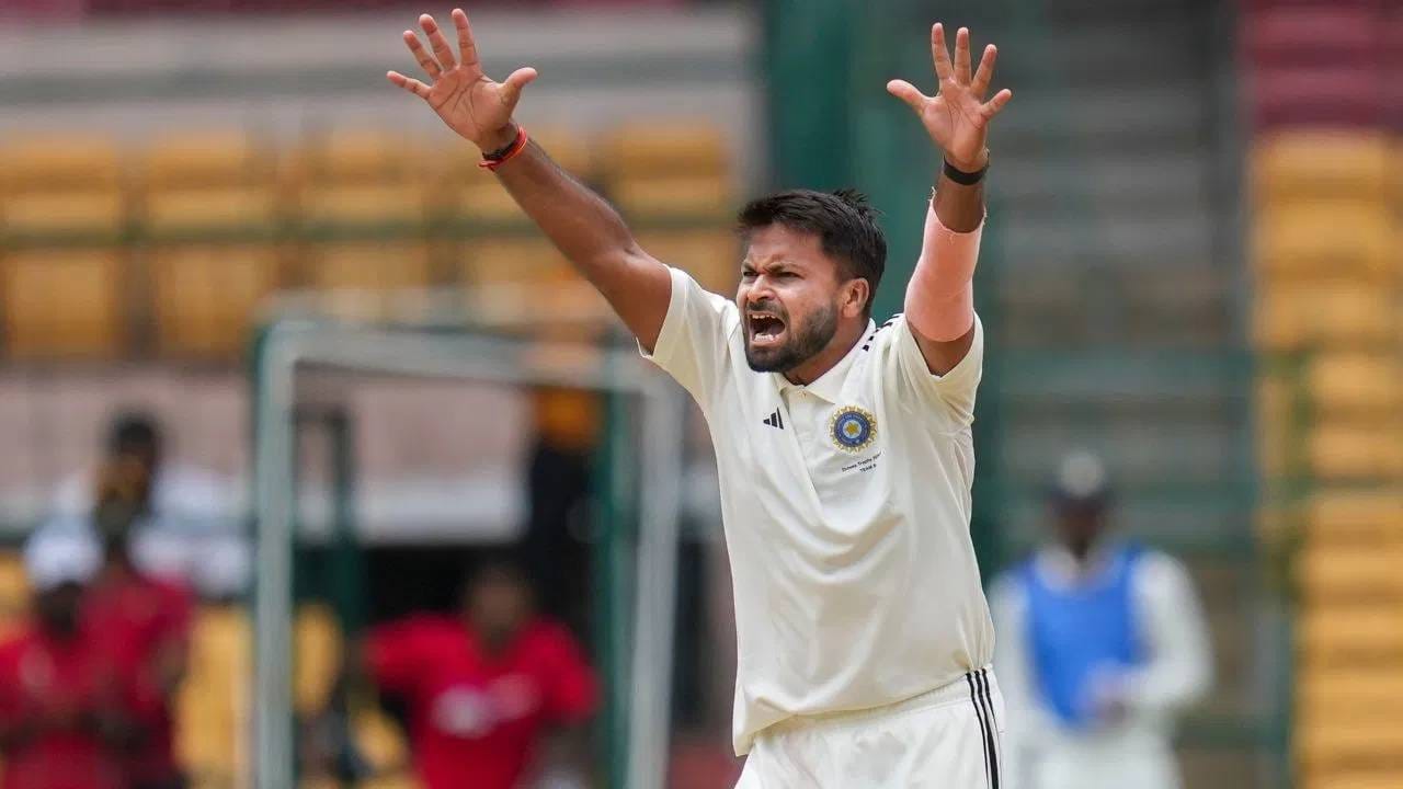 या हंगामात आता फक्त दोन राउंडचा खेळ शिल्लक आहे. नॉटिंघमशरला आपले शेवटचे दोन सामने ससेक्स आणि यॉर्कशायरविरुद्ध खेळायचे आहेत. (PHOTO CREDIT- PTI)