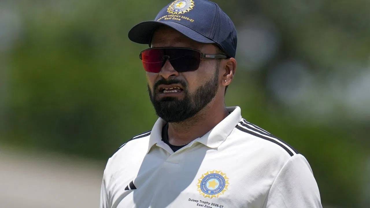 नॉटिंघमशरचा संघ 185 गुणांसह गुणतालिकेत दुसऱ्या स्थानावर आहे. अव्वल स्थानी असलेल्या समरसेट संघापेक्षा ते अवघ्या 4 गुणांनी मागे आहेत, त्यामुळे शेवटचे दोन सामने त्यांच्यासाठी अतिशय निर्णायक आहेत. (PHOTO CREDIT- PTI)