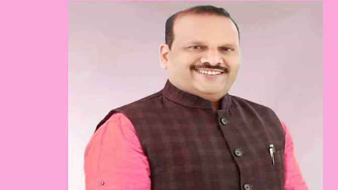विवाहितेला फार्महाऊसवर नेलं अन..भाजपच्या माजी आमदारावर गंभीर आरोप, दिला सर्व पदांचा राजीनामा