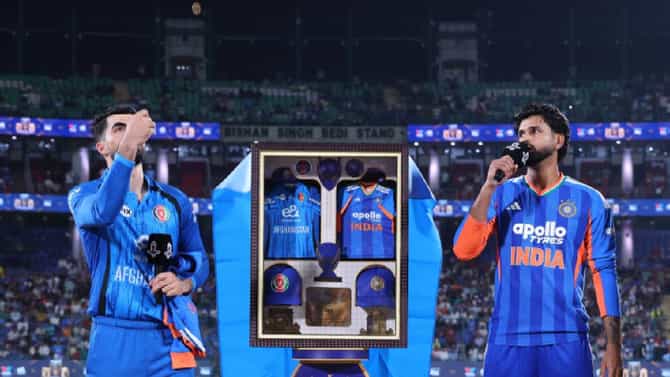 IND vs AFG : श्रेयसने टॉस जिंकून बॉलिंग घेतली; वैभव सूर्यवंशी आणि या दोघांशिवाय मैदानात उतरली टीम इंडिया