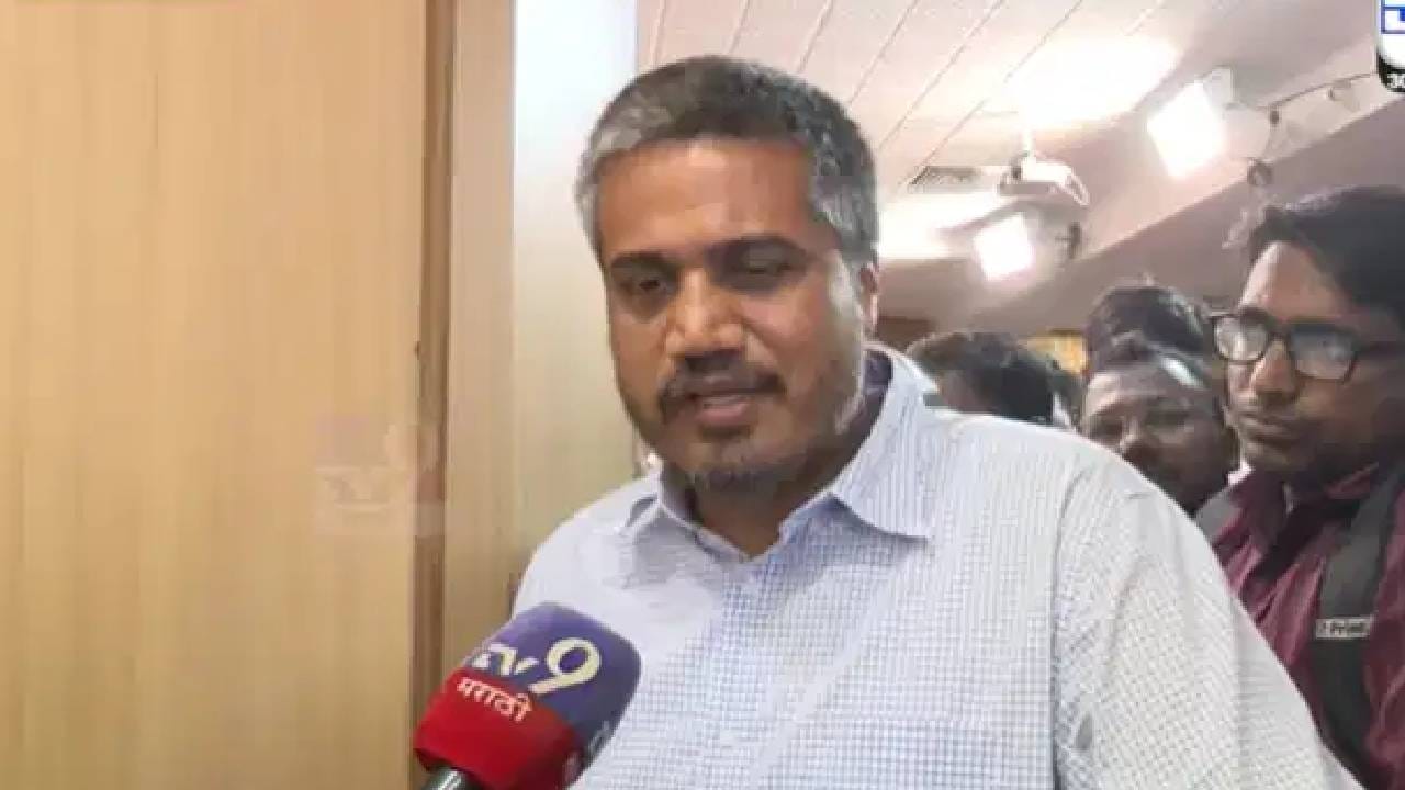 विलिनिकरणाची चर्चाच नाही तर मी त्यात असण्याचा प्रश्नच नाही. मी माझं काम करतोय. आम्ही भाजपबरोबरही जाणार नाही आणि काँग्रेसमध्य़े विलिन होणार नाही. इंडिया आघाडीबरोबर राहून आम्ही लोकांची भूमिका मांडत राहू, असं शप राष्ट्रवादीचे आमदार रोहित पवार यांनी टीव्ही९ मराठीशी बोलताना सांगितलं आहे.