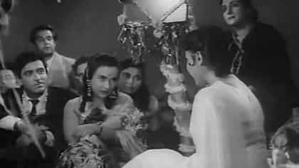 मीना कुमारीचं गाण लता मंगेशकरांनी गायलं! सारखं रेडीओवर वाजायचं, आजही...