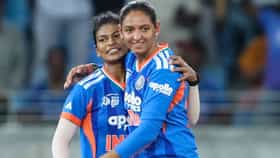 India Women vs Pakistan Women : पाकिस्तानची 55 धावांत दाणादाण; भारतीय वाघिणींचा कहर, विजयासाठी फक्त 56 धावांचं आव्हान