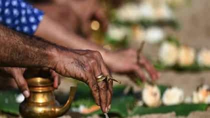 पितृपक्षात का केले जाते श्राद्ध? न केल्यास काय होते? जाणून घ्या.