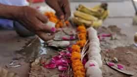 पितृपक्षात चुकूनही या 5 गोष्टींचे दान करु नका, जीवनावर होईल वाईट परिणाम