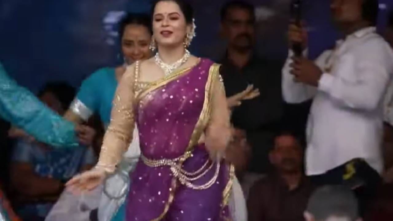 एकीकडे गोविंदा पथकांकडून दहीहंडी फोडण्यासाठी थरांवर थर रचले जात होते, तर दुसरीकडे प्राजक्ताच्या नृत्याला प्रेक्षकांचा उत्स्फूर्त प्रतिसाद मिळत होता. तिच्या परफॉर्मन्सदरम्यान उपस्थितांनी गाण्यांवर ठेका धरत वातावरण आणखी जल्लोषमय केलं.
