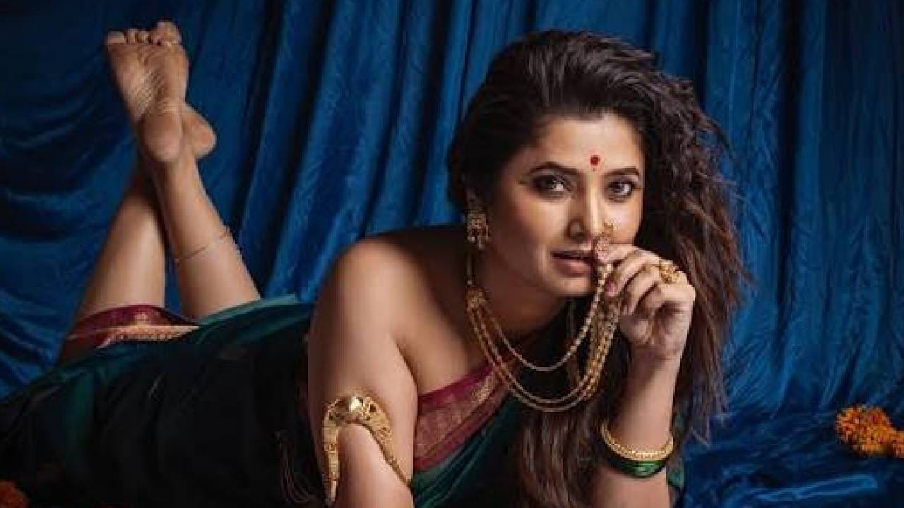 हा फ्लॅट 1.12 कोटी रुपयांना विकल्याचं कागदपत्रांवरून समोर आलं असून, व्यवहारासाठी 6.73 लाख रुपये स्टॅम्प ड्युटी भरल्याची माहिती आहे. दोन्ही व्यवहारांमधील केवळ 29 दिवसांचं अंतर पाहता, तिच्या रिअल इस्टेट पोर्टफोलिओमध्ये काही बदल झाल्याची शक्यता चर्चेत येत आहे.
