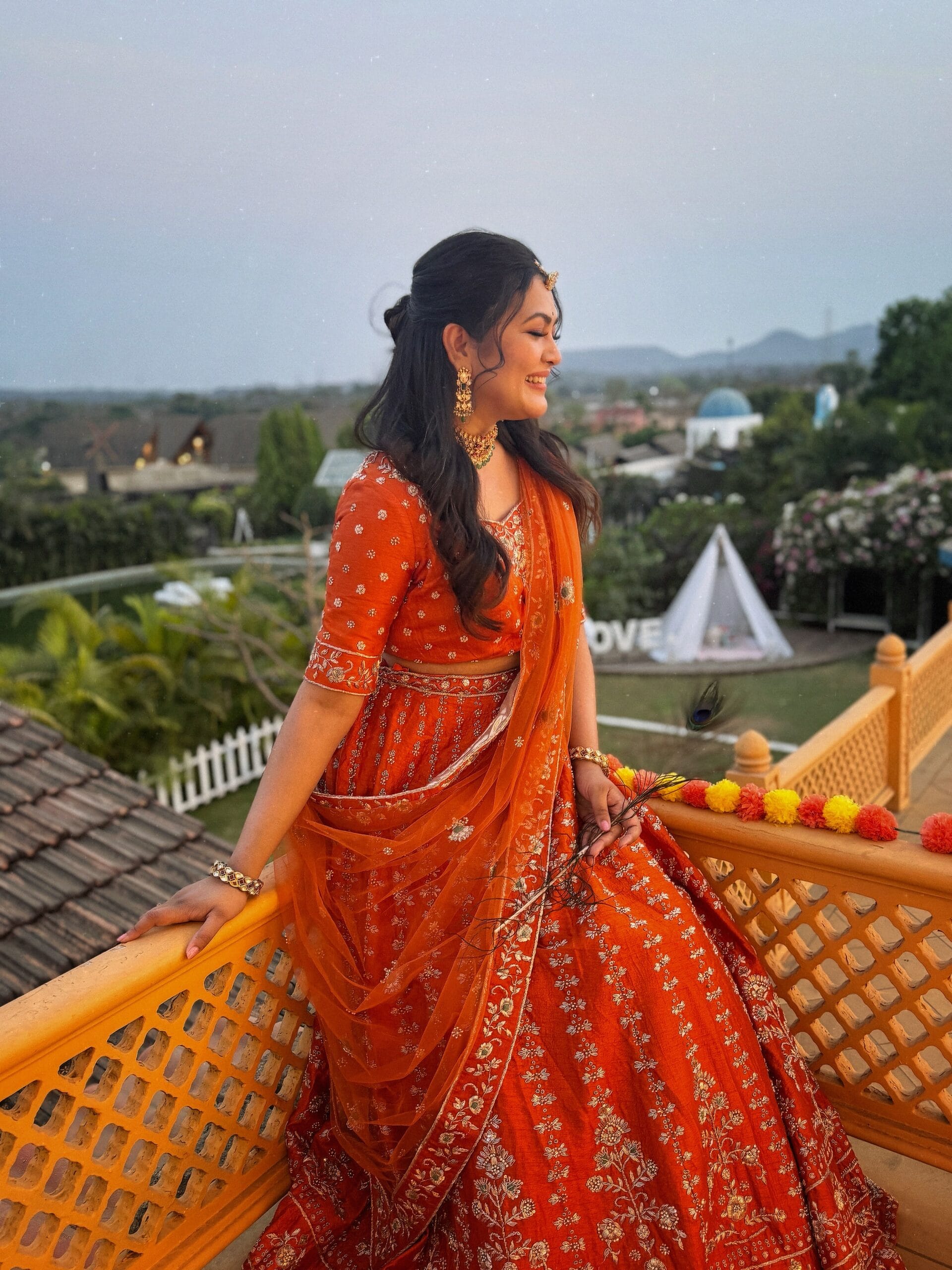 दरम्यान हे छान फोटो शेअर करून तिने चाहत्यांना श्रीकृष्ण जन्माष्टमीच्या शुभेच्छा दिल्या आहेत तर चाहत्यांनीही तिला शुभेच्छा दिल्यात.