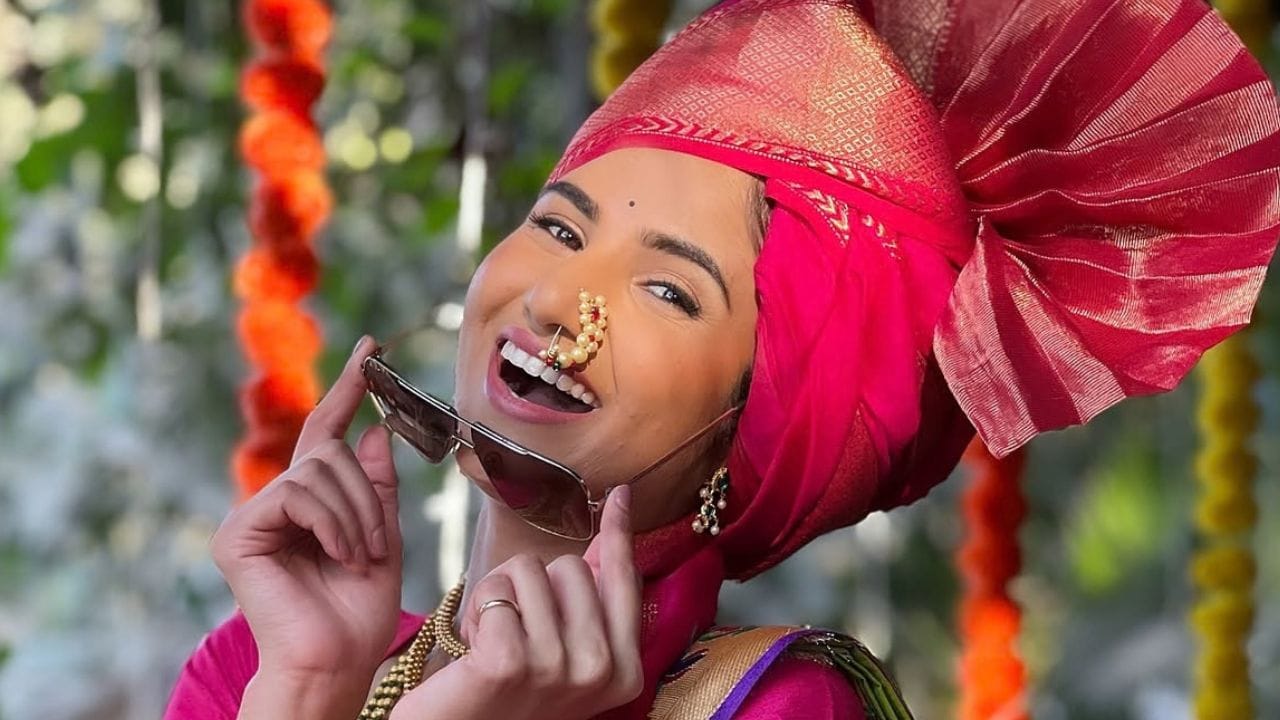 हा एक समज असतो की घरचं प्रोडक्शन आहे तर तिला लगेच कास्ट करतील. पण आमच्यात हे स्पष्ट आहे की मी प्रोफेशनली ऑडिशन देईन आणि कधीही फेवर केलं जाणार नाही असे पुजा म्हणाली.