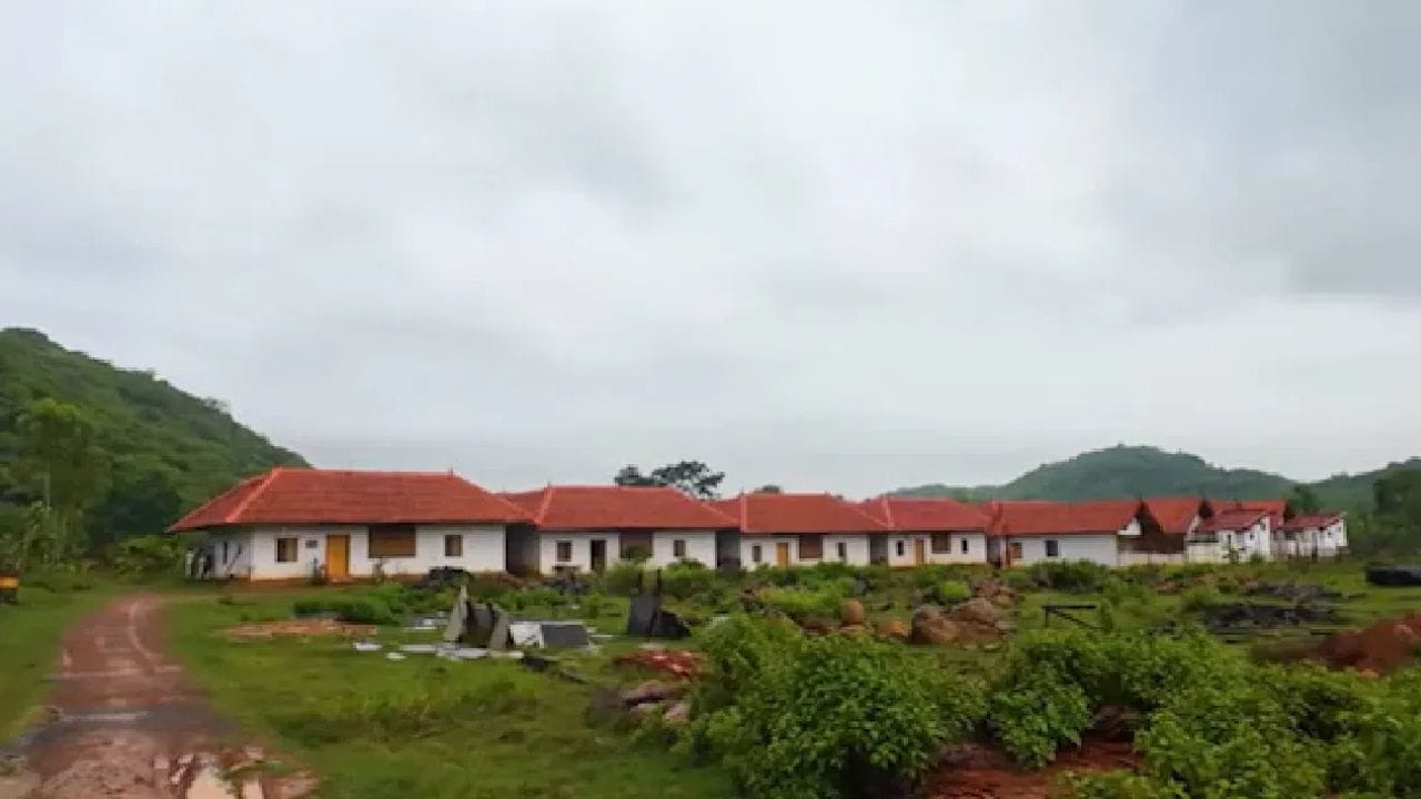 पृथ्वीवरचं स्वर्ग, येथे कोणीच काम करत नाही, सगळी जबाबदारी सरकारची, लोक फक्त घरात बसून राहतात पृथ्वीवरचं स्वर्ग, येथे कोणीच काम करत नाही, सगळी जबाबदारी सरकारची, लोक फक्त घरात बसून राहतात