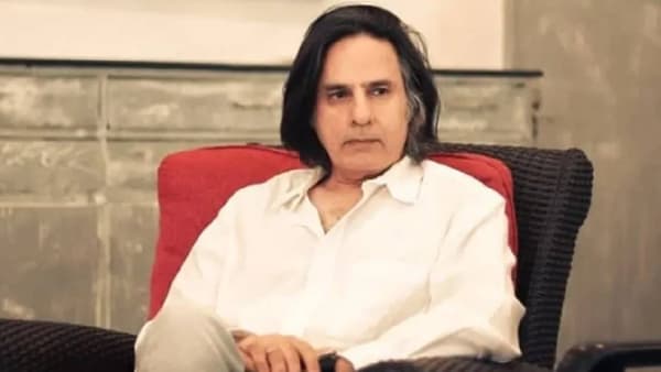 Rahul Roy : माझेही खर्च आहेत.. लग्नातील डान्समुळे ट्रोल करणाऱ्यांना राहुल रॉयने सुनावलं