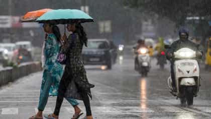 गणरायाच्या आगमनापूर्वी पावसानं टेन्शन वाढवलं, कल्याण - डोंबिवलीत पाऊस.