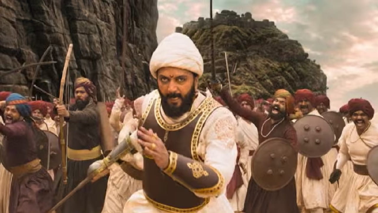 ‘राजा शिवाजी’च्या वर्ल्ड टेलिव्हिजन प्रीमियरची घोषणा ‘स्टार गोल्ड’ वाहिनीने केली आहे. ‘शौर्य, संकल्प, स्वराज्य’ अशा दमदार कॅप्शनसह वाहिनीने चित्रपटाच्या टीव्ही प्रीमियरची माहिती दिली आहे.