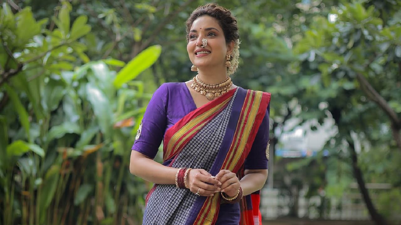 गणेशोत्सवाच्या निमित्ताने तिने केलेल्या खास फोटोशूटची सध्या सोशल मीडियावर चर्चा रंगली आहे.