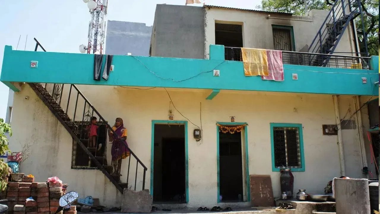 शनी शिंगणापूरची खास ओळख   मंदिर, शनिदेवांवरील श्रद्धा आणि कुलूप न लावण्याची परंपरा यामुळे शनी शिंगणापूर महाराष्ट्रातील एक वेगळं धार्मिक आणि पर्यटनस्थळ म्हणून ओळखलं जातं.