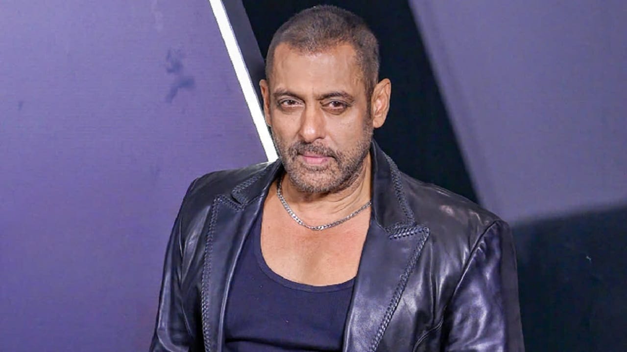 Salman Khan: सलमान खान याने उतरवला खासदाराच्या लेकीचा माज, म्हणला, 'सर्व मर्यादा ओलांडल्या अन्...' Salman Khan: सलमान खान याने उतरवला खासदाराच्या लेकीचा माज, म्हणला, 'सर्व मर्यादा ओलांडल्या अन्...'