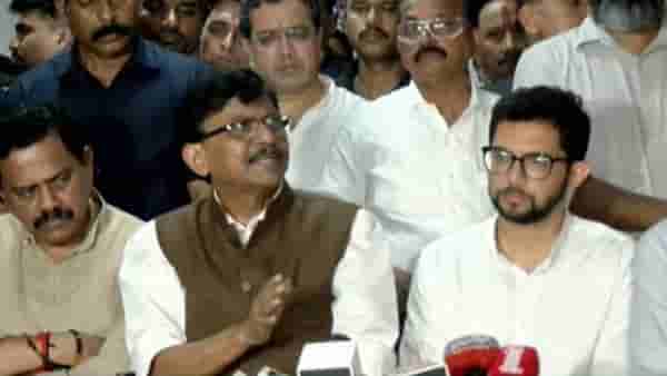 प्रदीप पूर्णेकर हत्याकांड प्रकरण तापलं, पोलीस स्टेशनबाहेरच राऊतांचं थेट फडणवीसांना चॅलेंज, म्हणाले ठाण्यात येऊन...