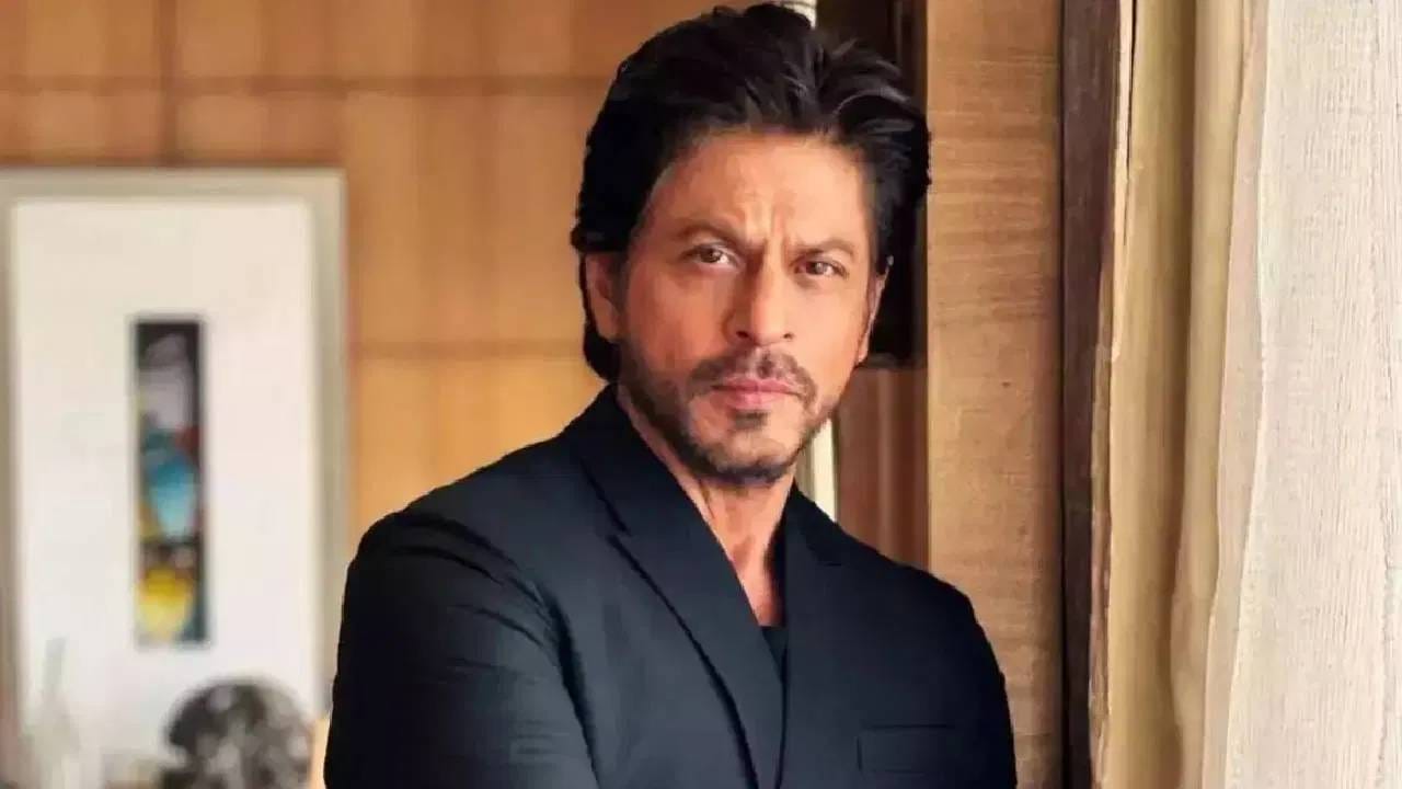 दरम्यान, शाहरुख या चित्रपटाचा मुख्य अभिनेता आणि निर्माता दोन्ही होता, तरीही फराहने दिग्दर्शिका व मैत्रीण म्हणून त्याच्यावर हक्काने राग व्यक्त केला होता. त्यांच्यातील या नात्यामुळेच सेटवर शिस्तीचे आणि मजेदार वातावरण होते.

