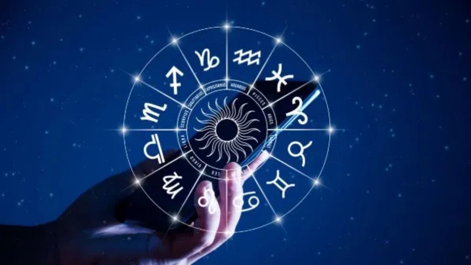 तूळ रास: करिअरमधील टेन्शन आता संपेल. कामाचा ताण हलका होईल आणि गोष्टी मनासारख्या घडतील. तुमची आर्थिक स्थिती अधिक मजबूत होईल.