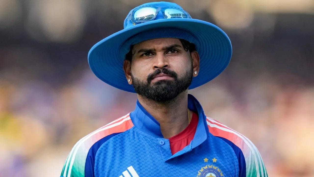 इंग्लंड दौऱ्यात टीम इंडियाने वनडे आणि टी20 मालिका गमावली होती. इंग्लंडमध्ये भारताला 4-0 ने पराभवाचं तोंड पाहावं लागलं होतं. तर वनडे मालिकेतील पहिल्या सामन्यात विजय मिळवूनही 1-2 ने मालिका हातून गेली. इतकंच काय तर आयर्लंड दौऱ्यात टीम इंडियाला 0-2 क्लिन स्विप मिळाल्याने नाचक्की झाली होती. (Photo: PTI)