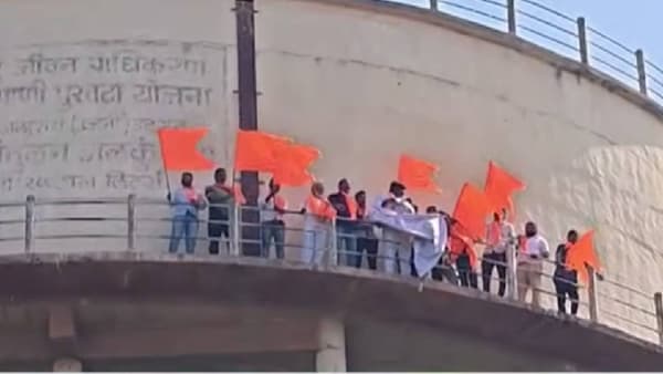 Solapur | सोलापुरात शोले स्टाईल आंदोलन! मराठा तरुण पाण्याच्या टाकीवर चढले; नेमक्या मागण्या काय?