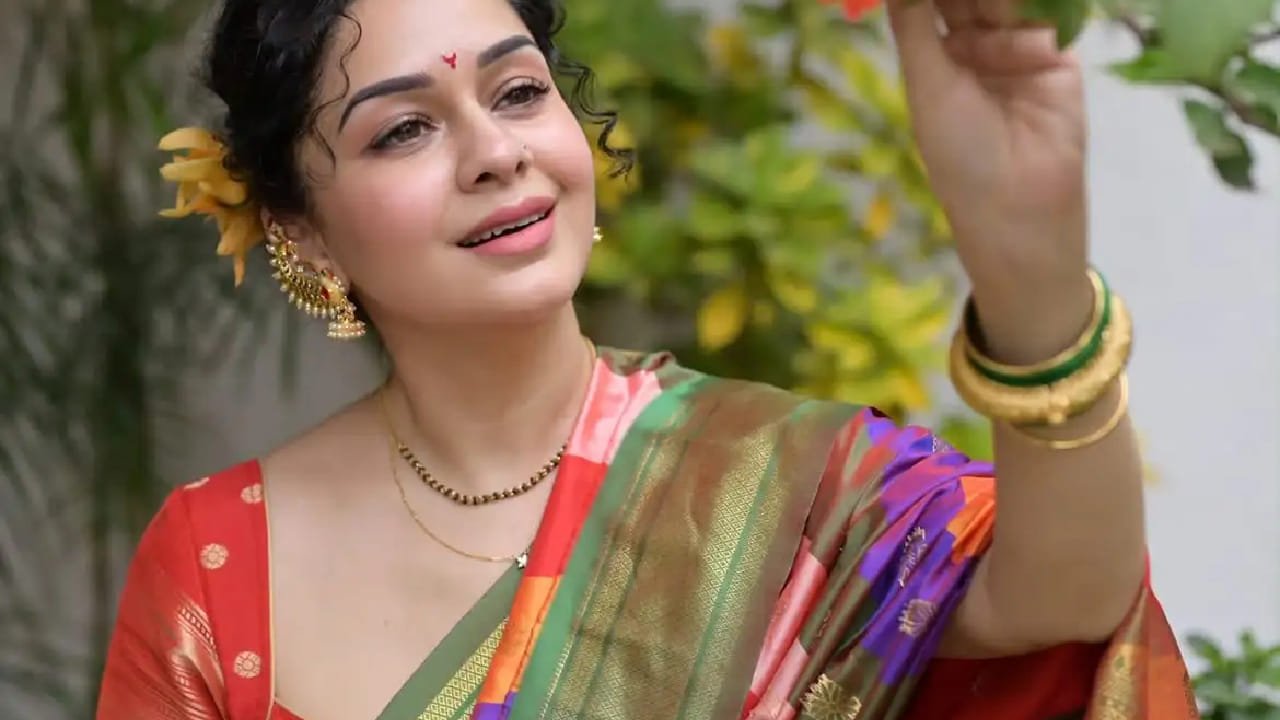 गणेशोत्सवाच्या निमित्ताने सुखदाने सोशल मीडियावर काही सुंदर फोटो शेअर केले असून तिच्या या लूकवर चाहत्यांकडून कौतुकाचा वर्षाव होत आहे.