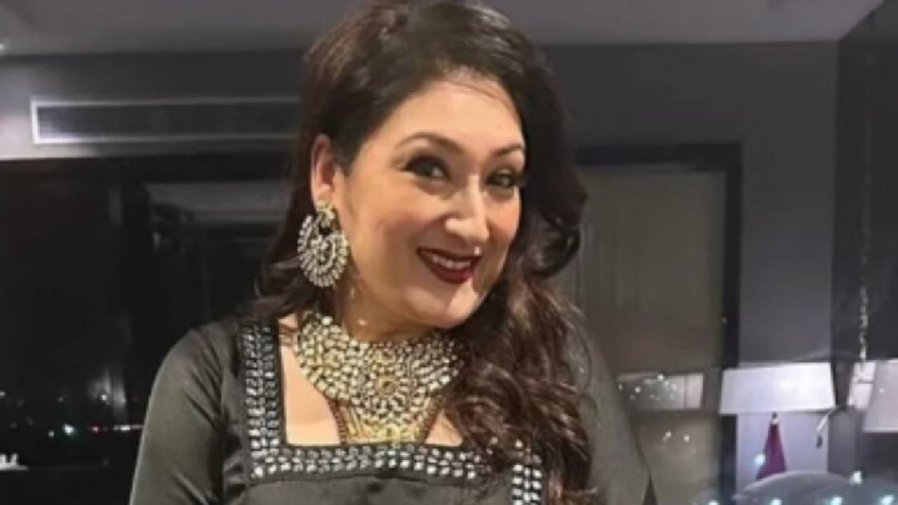 गेल्या काही वर्षांत तिने टेलिव्हिजन आणि रिअॅलिटी शोमध्ये सहभाग घेऊन स्वतःची वेगळी ओळख निर्माण केली. ‘लॉकअप २’मध्ये तिच्या उपस्थितीने प्रेक्षकांना धक्का दिला. तसेच ‘लाफ्टर शेफ्स : अनलिमिटेड एंटरटेनमेंट’मध्येही ती दिसली. तिथे पुतण्या कृष्णा अभिषेक आणि त्याची पत्नी कश्मीरा शाह यांच्यासोबत भावनिक नातेसंबंधही पाहायला मिळाले.