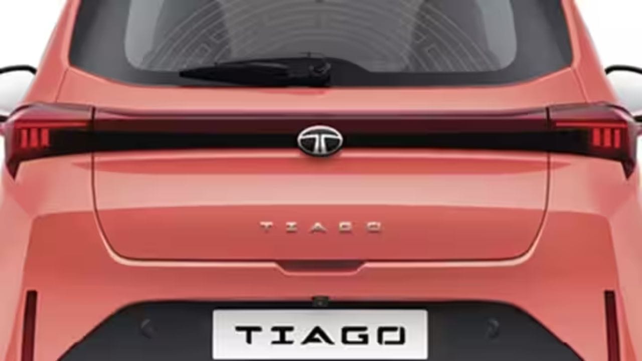  Tiago EV  ईव्ही कार बुक करण्यापूर्वी, तुमच्या शहरातील डीलरकडून कॅश डिस्काऊंट, एक्सचेंज बोनस आणि इतर फायद्यांविषयी लेखी माहिती घेणे उत्तम राहील. सप्टेंबर 2026 मध्ये टियागो ईव्हीवर मिळणारी1.45 लाखांपर्यंतची सूट इलेक्ट्रिक कार खरेदीदारांसाठी पर्वणी ठरू शकते.