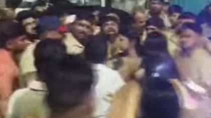 मोठी बातमी! भाजप शिवसेना ठाकरे गटात जोरदार राडा, फ्री स्टाईल हाणामारी.