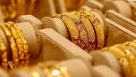 Todays Gold rate : सोन्याचे भाव कोसळले, सोने खरेदीची सुवर्णसंधी, उच्चांकापेक्षा तब्बल 55 हजारांनी..