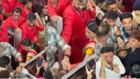 गोविंदाने लालबागच्या राजासमोर झटकला कथित गर्लफ्रेंडचा हात, व्हिडीओ व्हायरल, थेट..