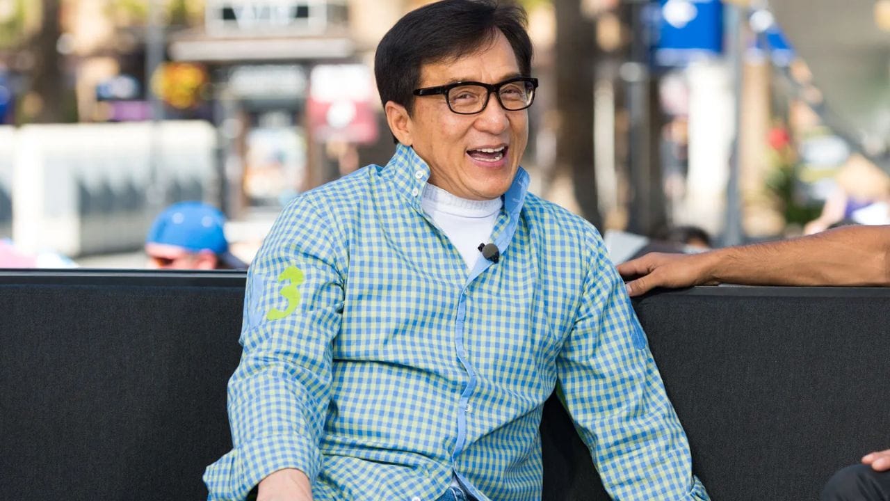 Jackie Chan : जॅकी चॅन यांच्या मृत्यूची अफवा, सोशल मीडियावर चर्चा; काय घडलं? Jackie Chan : जॅकी चॅन यांच्या मृत्यूची अफवा, सोशल मीडियावर चर्चा; काय घडलं?
