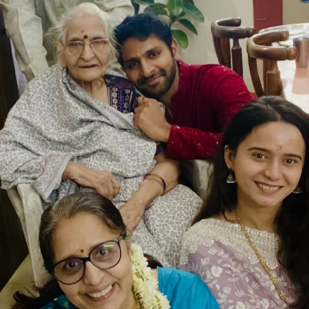 यासोबतच वैभवने त्याच्या आई-वडिलांचंही कौतुक केलं. गेल्या दोन वर्षांपासून त्यांनी नागपूर सोडलं नाही. वैभवच्या चित्रपटांच्या प्रीमिअरलाही ते उपस्थित राहू शकले नाहीत, कारण आजीला एकटं सोडण्याची त्यांची इच्छा नव्हती. नर्स आणि घरातील मदतनीस असतानाही त्यांनी आजीची साथ सोडली नाही.