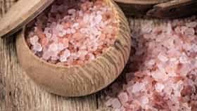 Vastu Shastra : घरात सुख, समृद्धी अन् धन प्राप्तीसाठी मिठाचे तीन सोपे उपाय, आयुष्यच बदलून जाईल